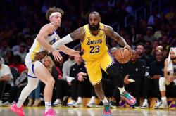 开云体育APP下载-湖人B队翻盘勇士B队，瓦兰丘纳斯完成帽子戏法