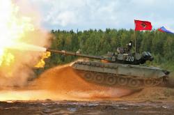 开云体育入口-命运交叉口，莱比锡红牛的雨夜叹息与达拉斯独行侠的更衣室咆哮