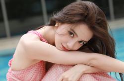 开云体育官网-金属巨塔的咆哮，戈贝尔的沉默反击与芝加哥的火焰狂想曲