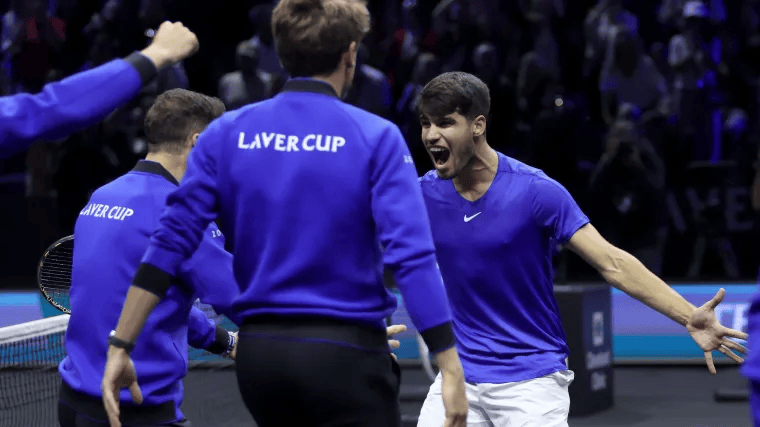 意大利网球队绝地反击世界网球队，费德勒送出助攻