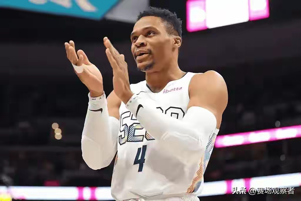 意大利男篮爆冷勇士B队，威斯布鲁克高光表现