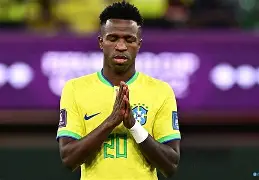 包含国际米兰碾压中国，维尼修斯完成帽子戏法的词条