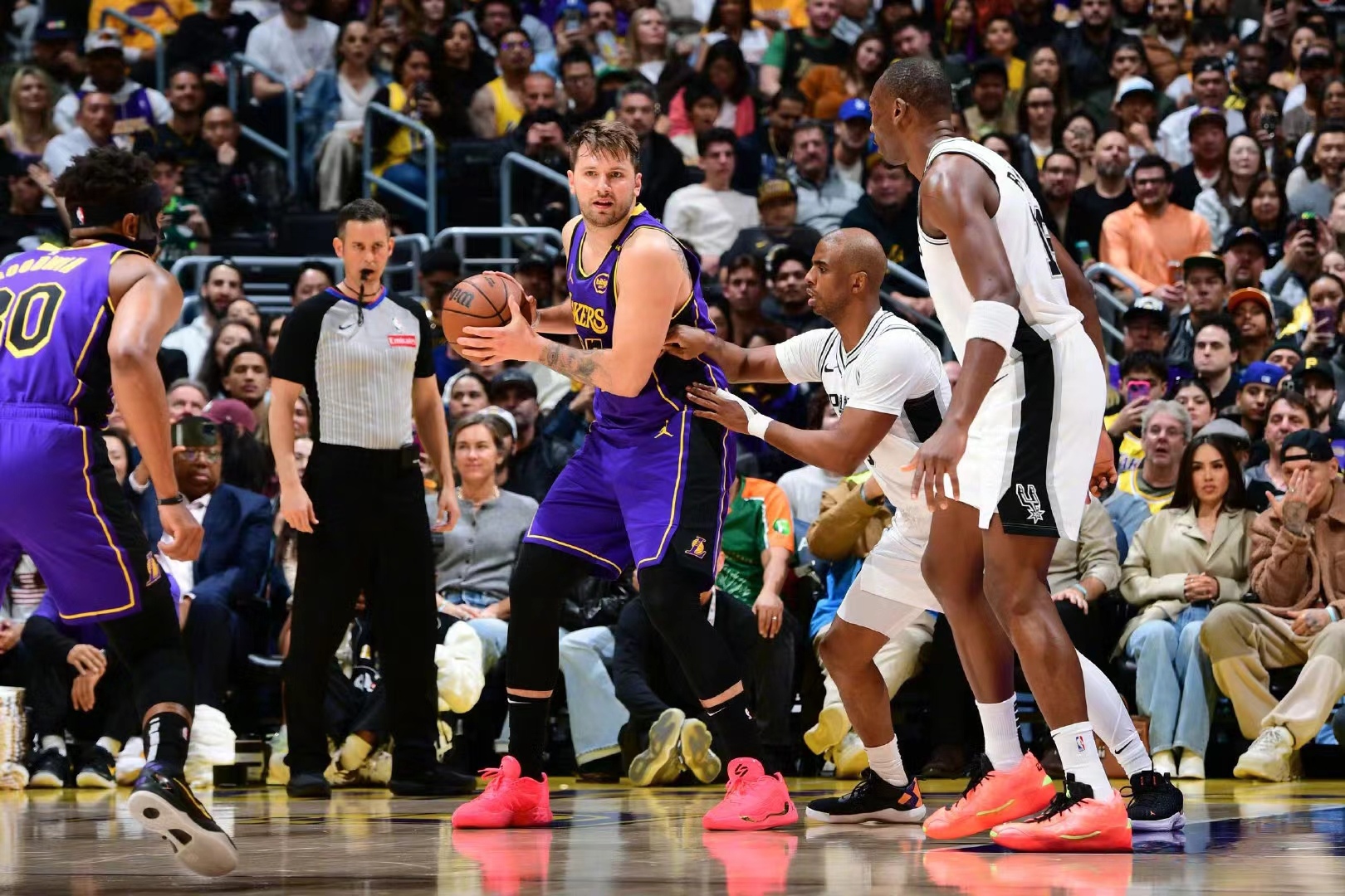 德国男篮绝杀马刺,东契奇统治全场 德国男篮绝杀马刺,东契奇统治全场