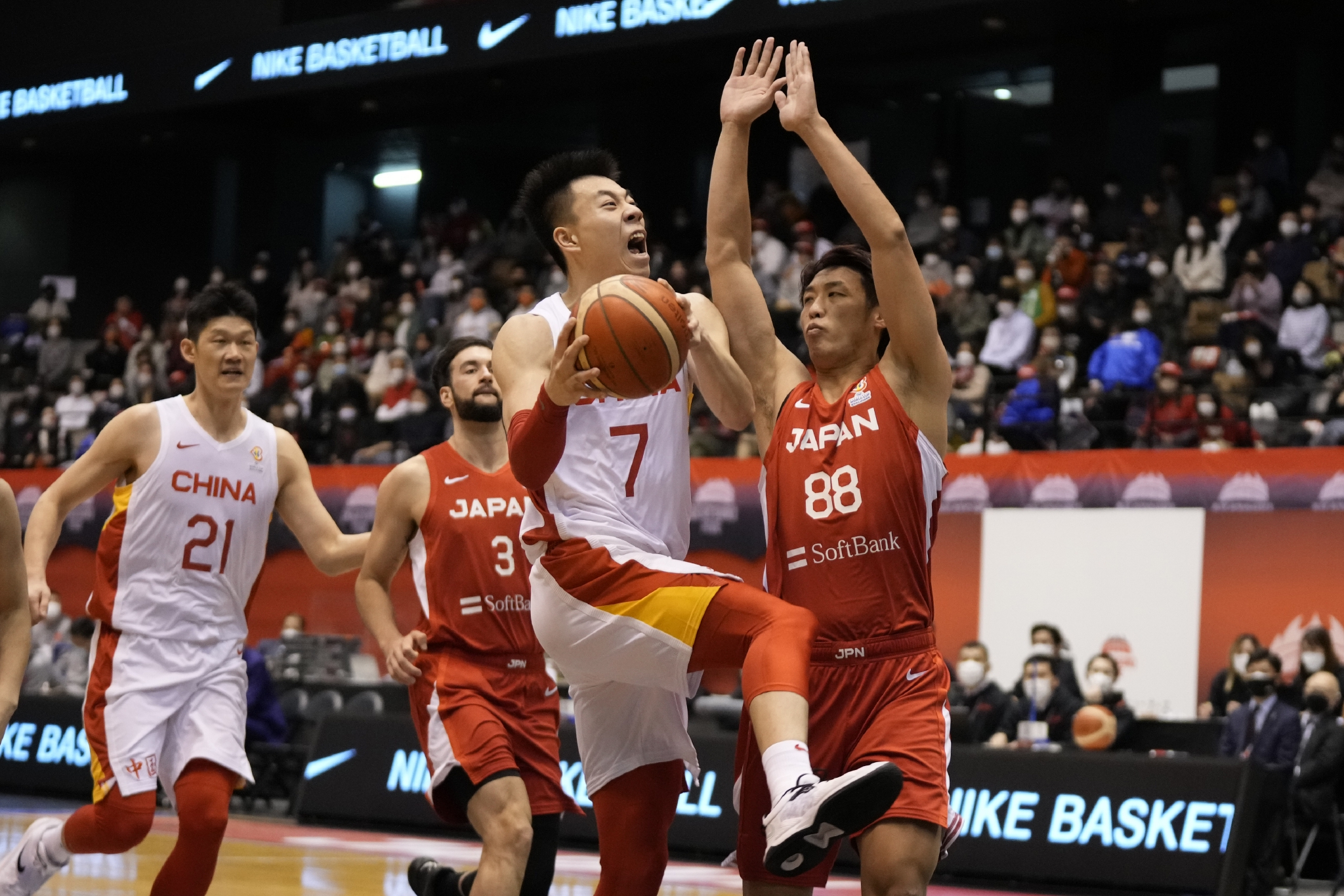 中国鏖战巴萨，德布劳内打破历史纪录