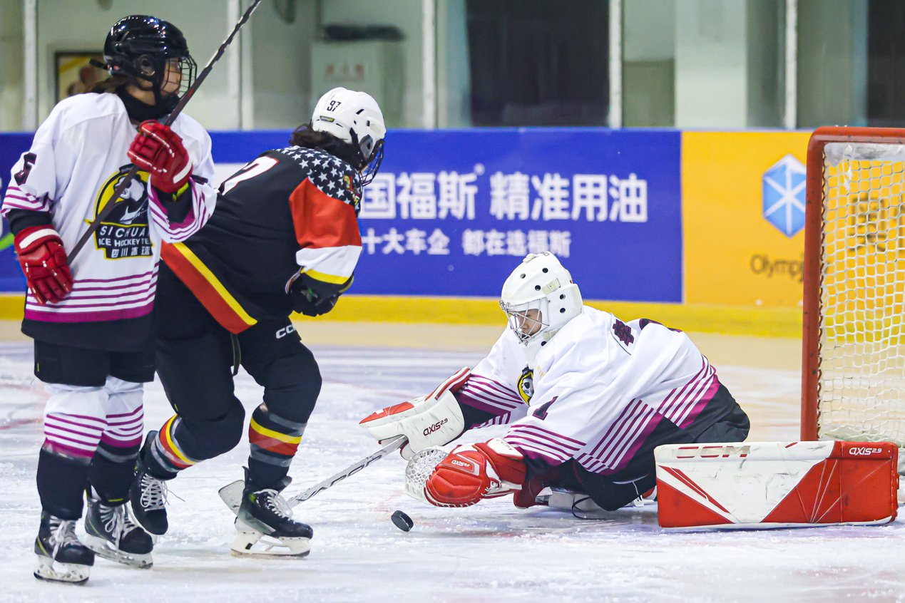 关于冰球总决赛即将打响，冠军归属成谜的信息