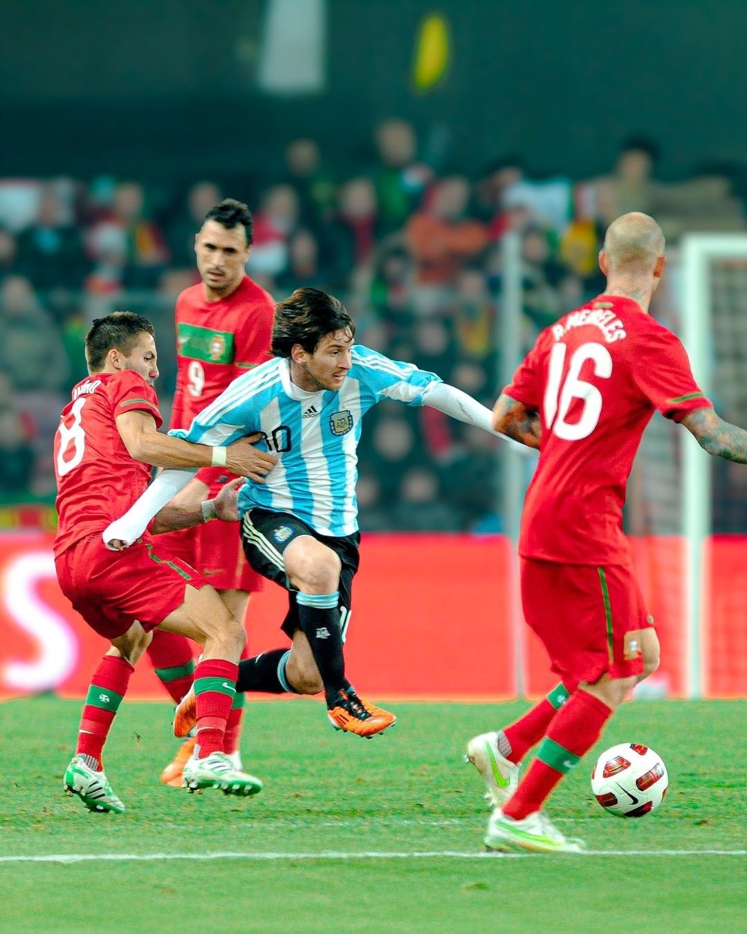 英格兰队力克葡萄牙队，马龙统治全场