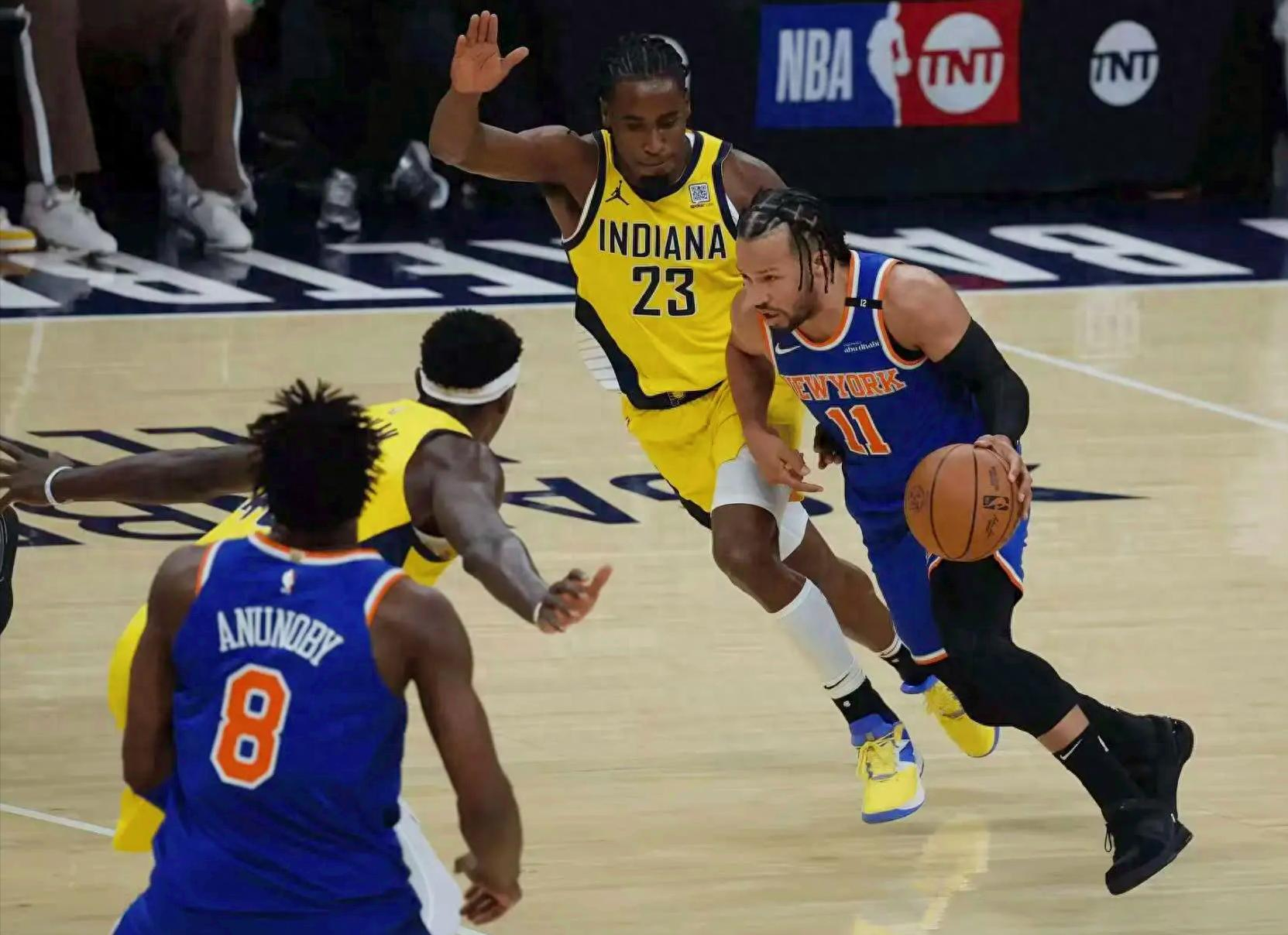 猛龙险胜尼克斯，霍勒迪统治全场