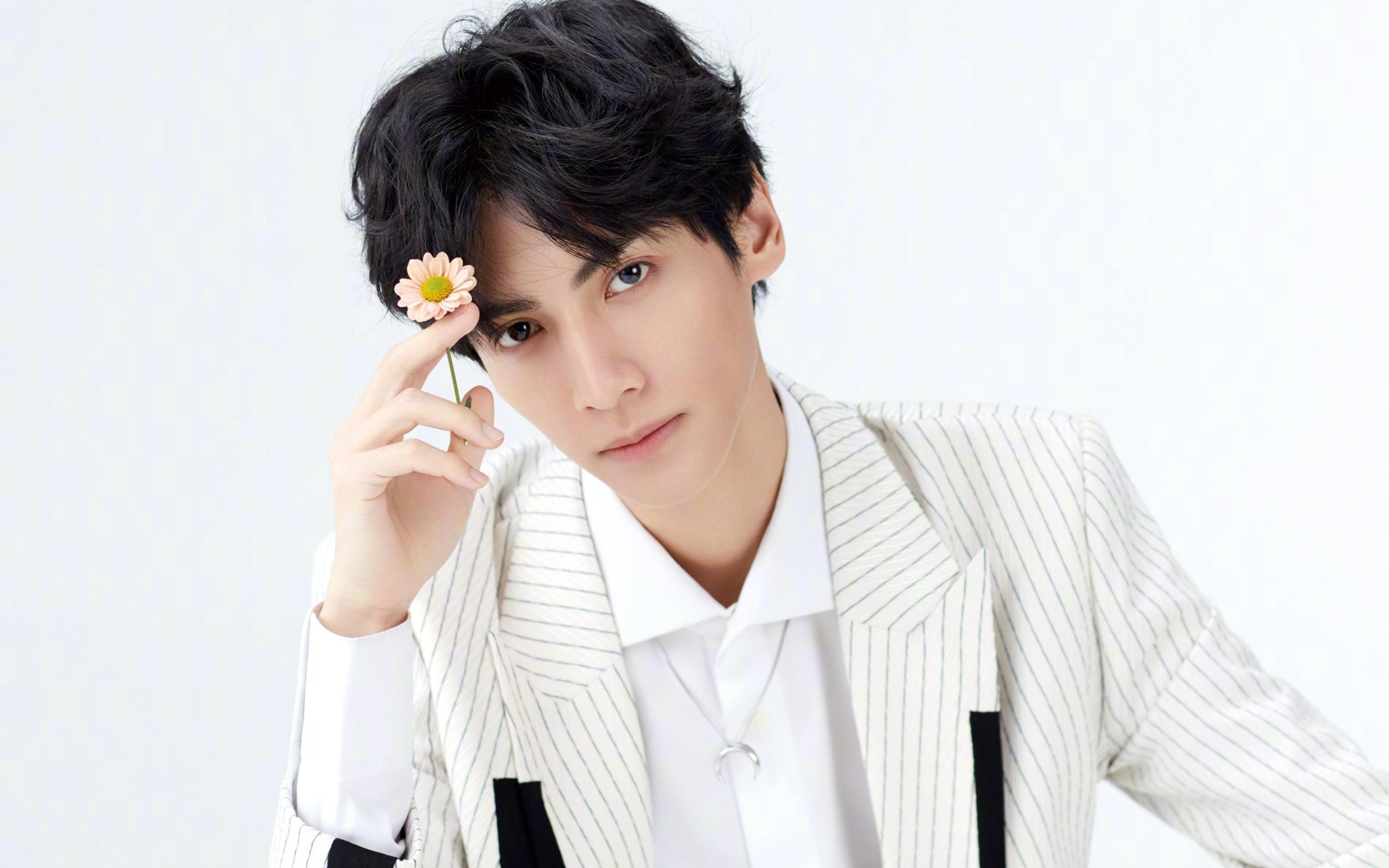 从草地的叹息到硬地的怒吼，辛纳如何用计算完成对温网的终极逆转