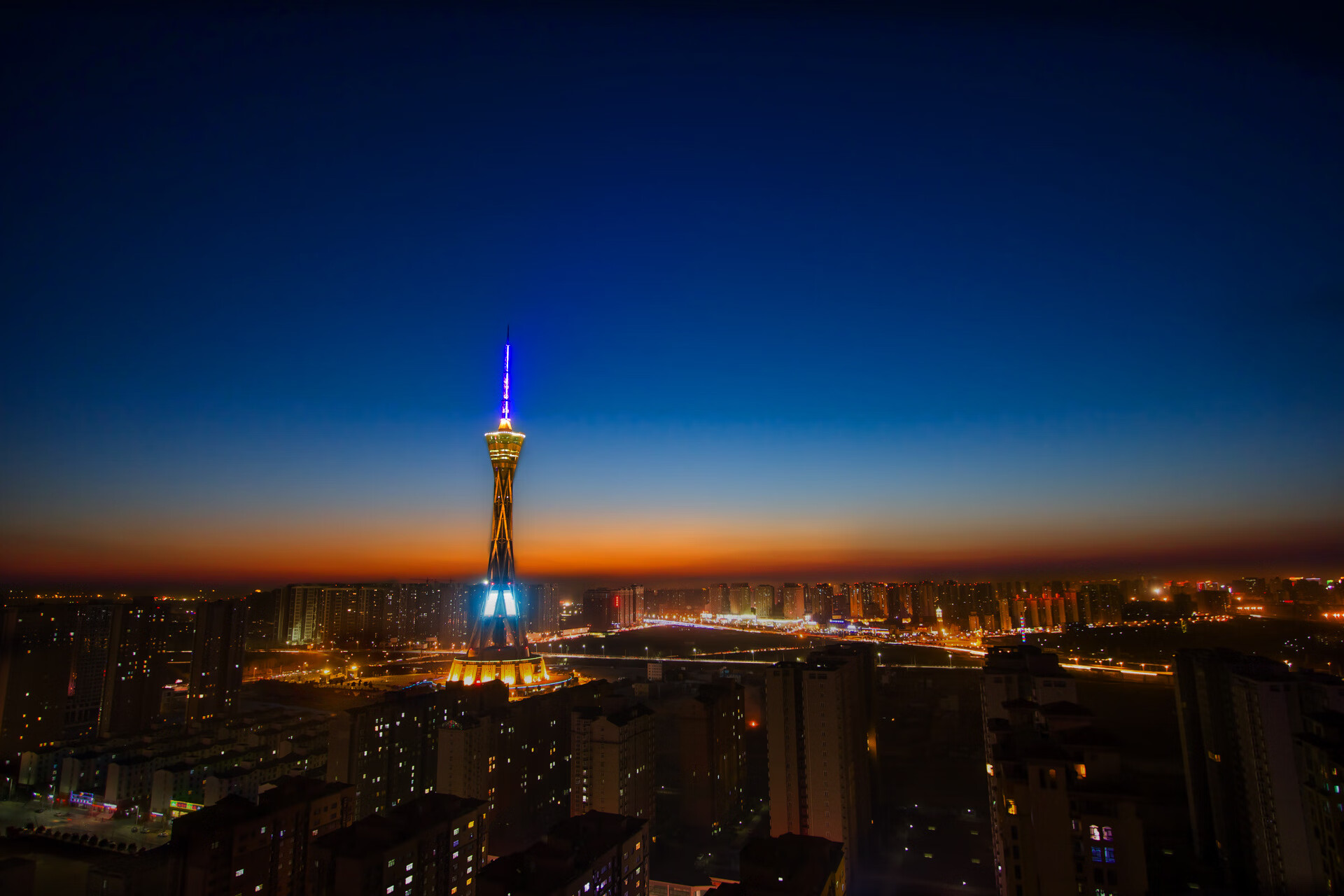 跨越大陆的胜利回响,加拿大冰球强势晋级与弗拉霍维奇意甲焦点战的英雄主义